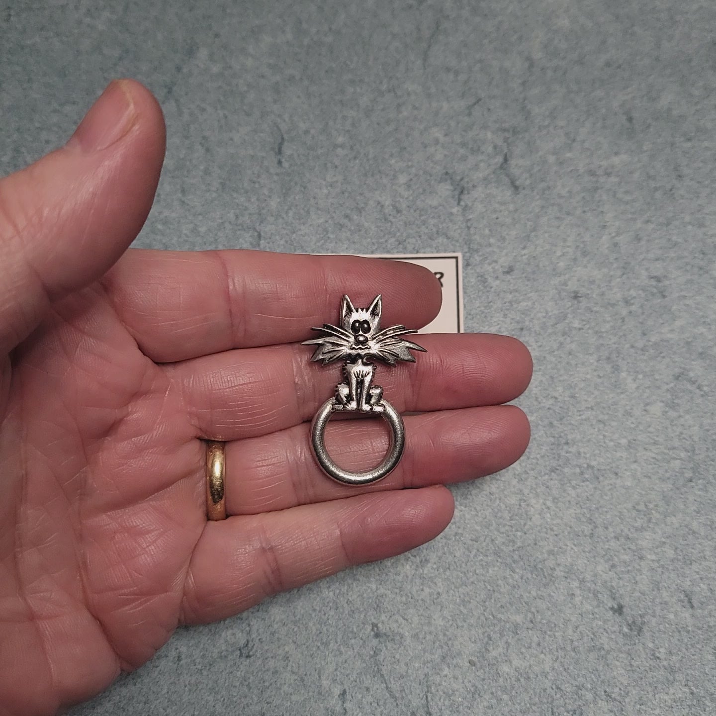 Pewter Alley Cat Eyeglass / ID Badge Holder Pin Video